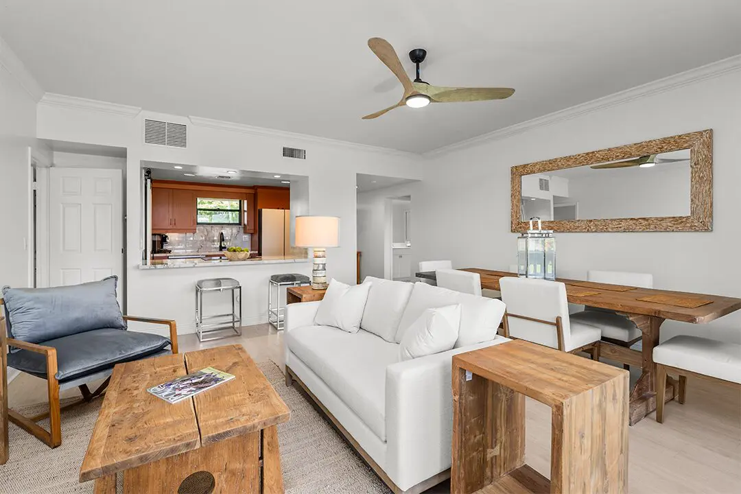 From Stable to Estate Carrying Natural Materials (1)