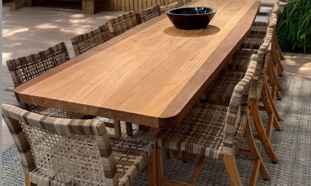 How Exotic Teak Furniture Can Transform Your Indoor and Outdoor